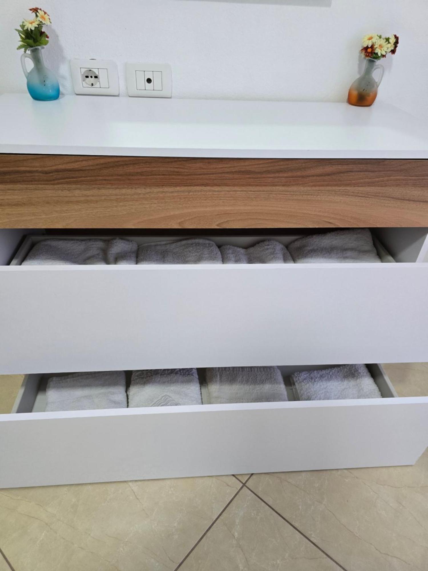 Modern , Quiet , Family Friendly & Fully Furnished Apartment Avlonya Dış mekan fotoğraf